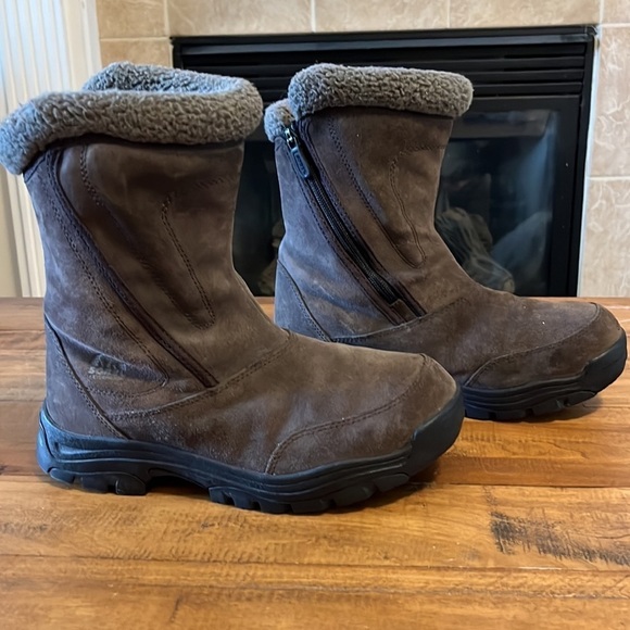 SOREL Boots - Picture 2 of 11